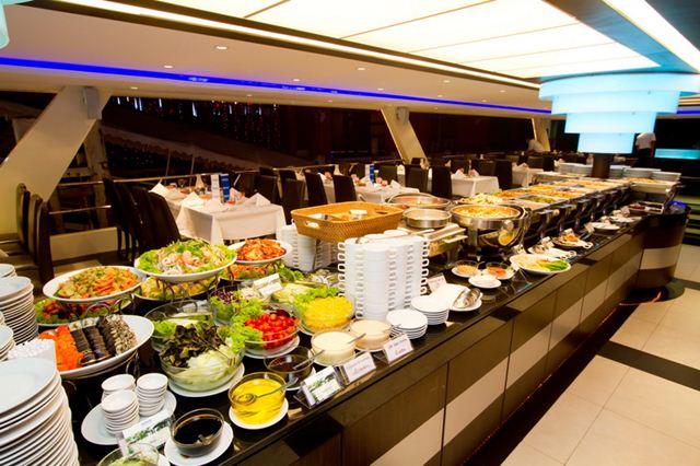 Ăn tối trên du thuyền Chao Phraya Princess